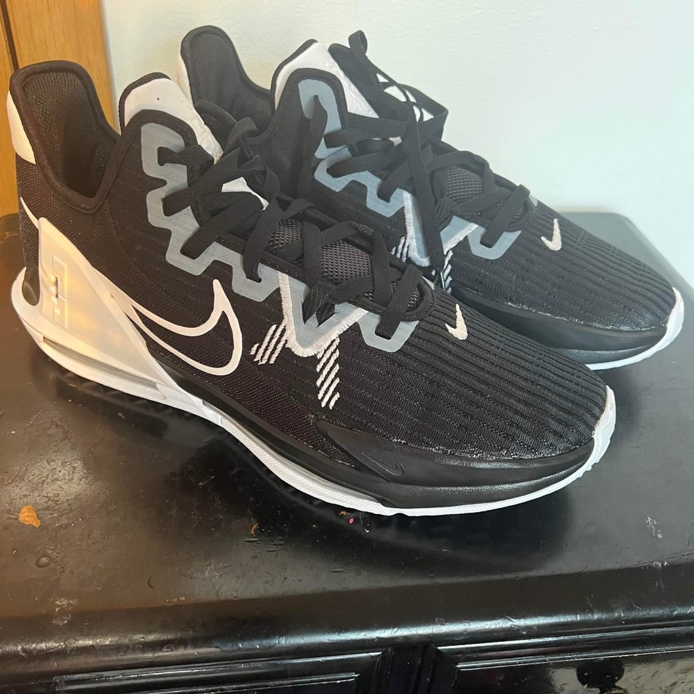 Nike men's shoes